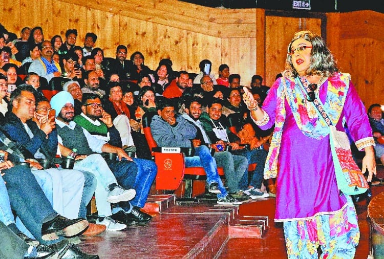 Comedian Ali Asgar In Jaspal Bhatti Humour Show in Tagore Theatre, The Kapil Sharma Show