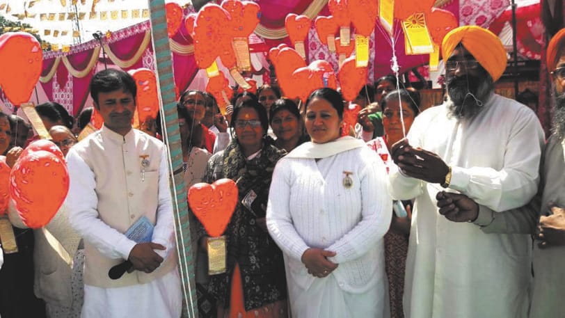 मन की बुराइयों को शिव को अर्पित कर पाएं सुख शांति का जीवन: बीके ज्योति