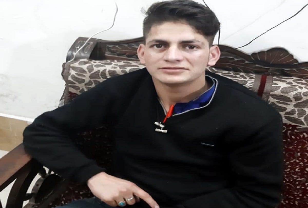 Suspected Kashmiri youth arrested from Muri Express