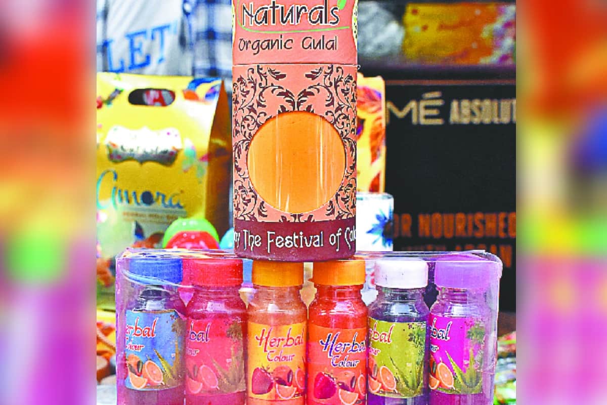 Happy Holi 2020 How to identify real and natural holi colors things to know before purchasing color