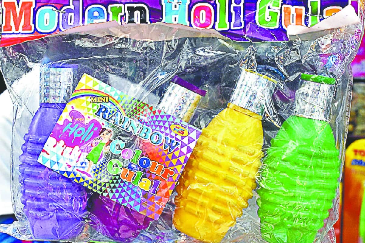 #Airstrike: tanks and missiles Water gun is being sell for holi in the Market, this is the reason