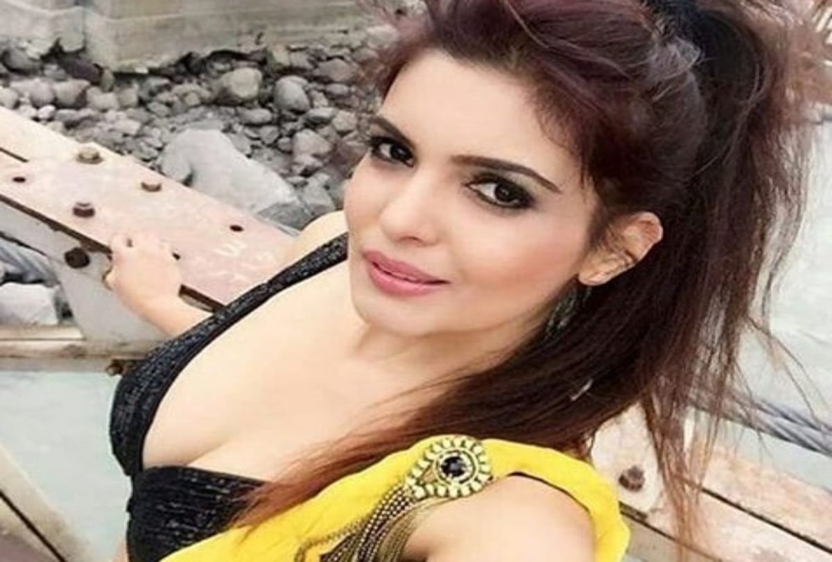 ihana dhillon become glamour face of ccl punjab de sher