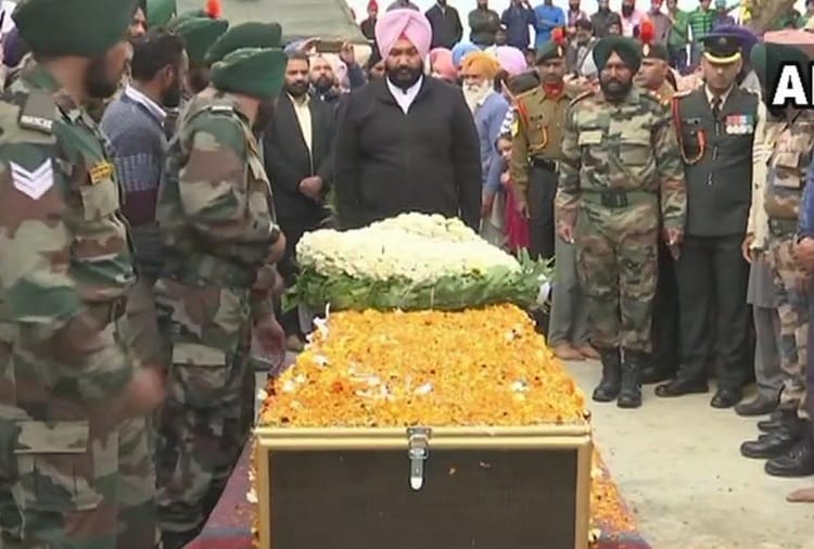 Indian Army Lance Naik Kuldeep Singh Funeral, Who Lost Life in Avalanche in Kargil