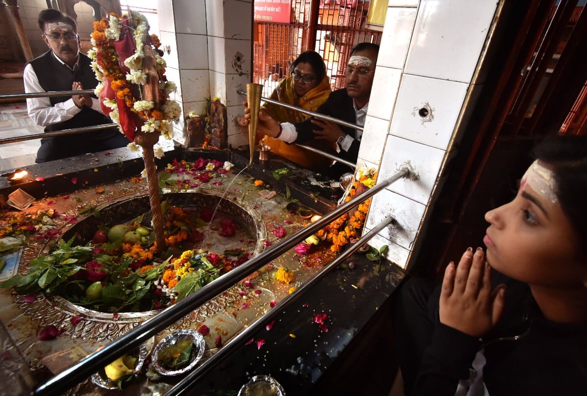 kumbh 2019: devotees face Problems in kumbh mela but Stay alive