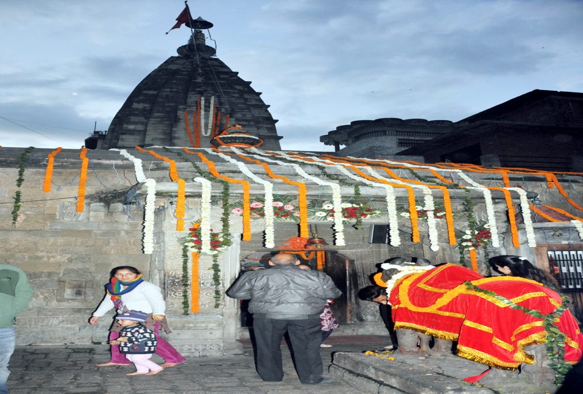 mahashivratri: story of baba bhootnath temple Shiva Linga in mandi himachal