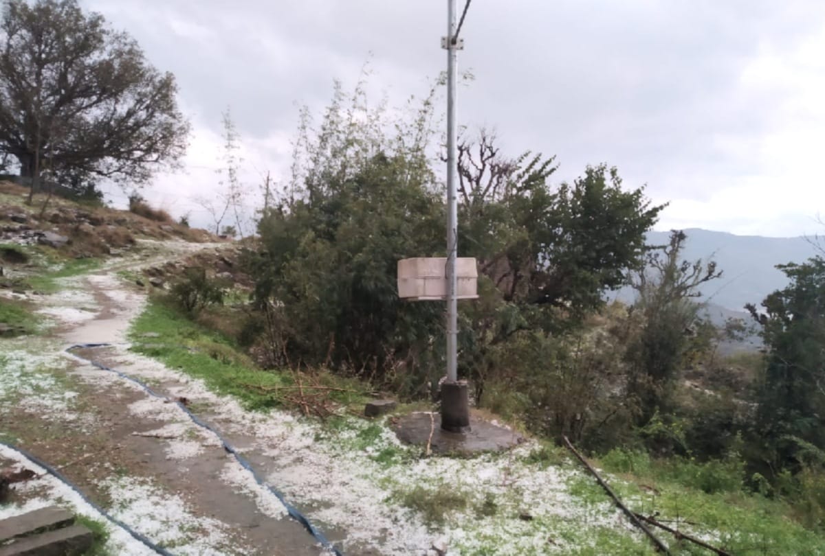 fresh snowfall and hailstorm in himachal pradesh
