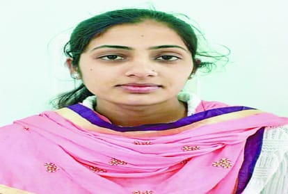 Muslim girls studying Hindu theology and goes to the temple everyday in himachal