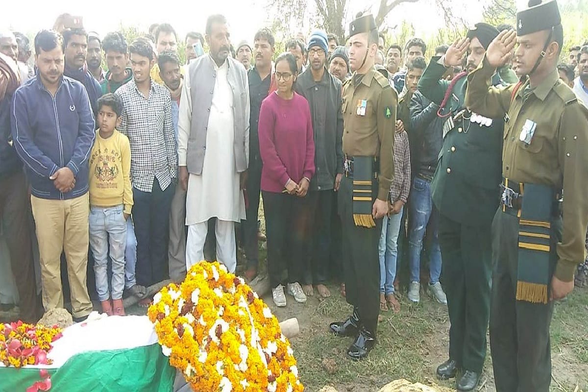 A army man died in Srinagar by brain hemorrhage, cremated at Muzaffarnagar