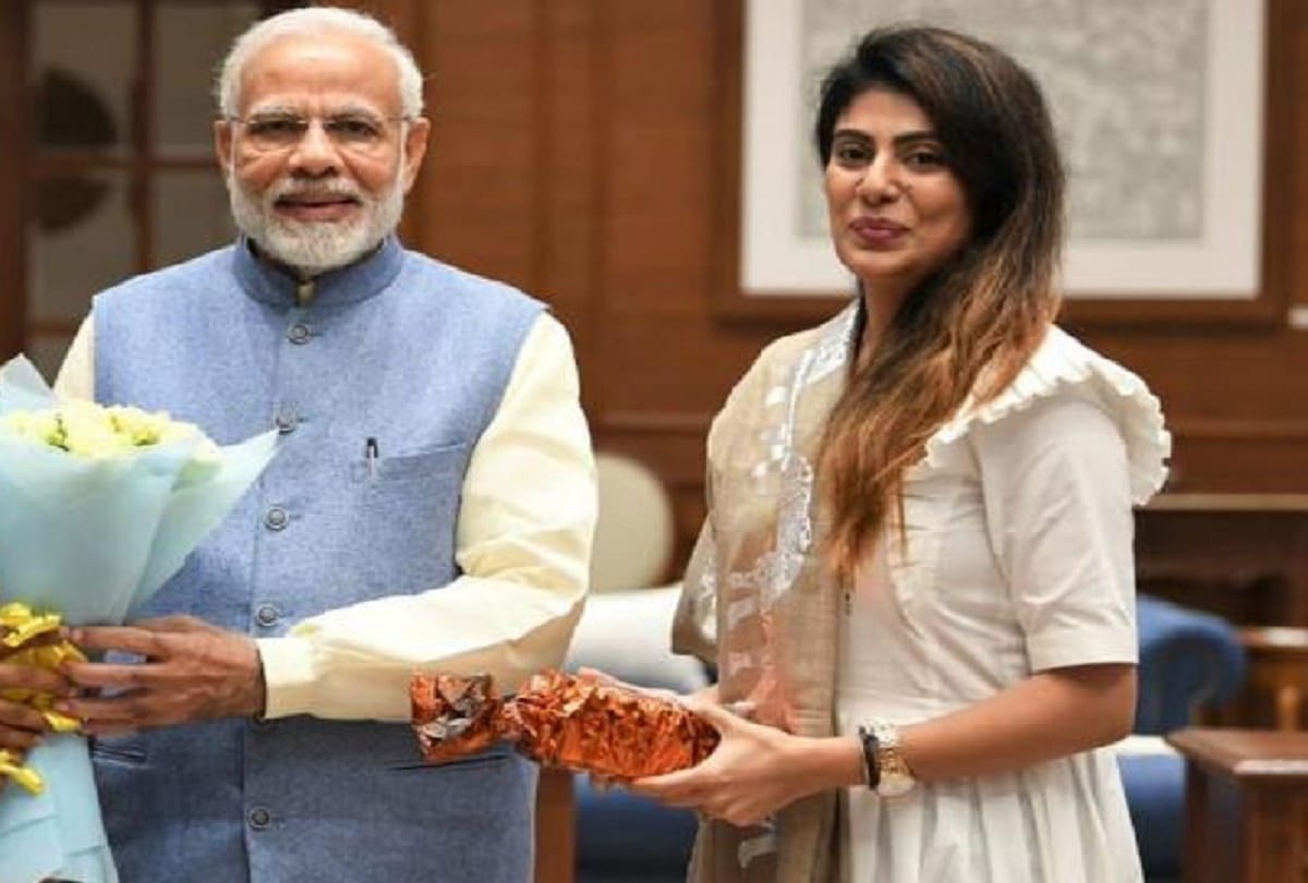 Ravindra Jadeja wife riva Jadeja joined BJP in presence of Gujarat Agriculture Minister R C Faldu