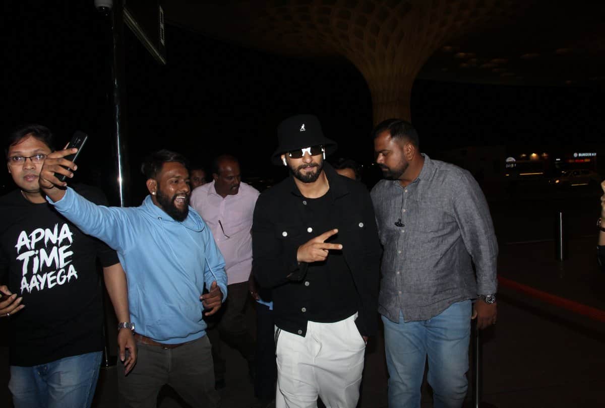 Ranveer Singh spotted at Mumbai Airport with sister ritika bhavnani