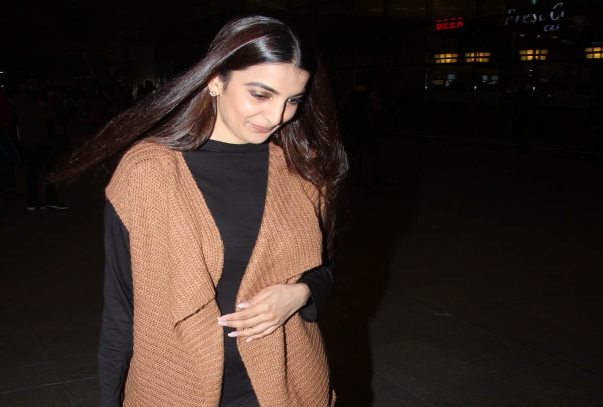 Ranveer Singh spotted at Mumbai Airport with sister ritika bhavnani