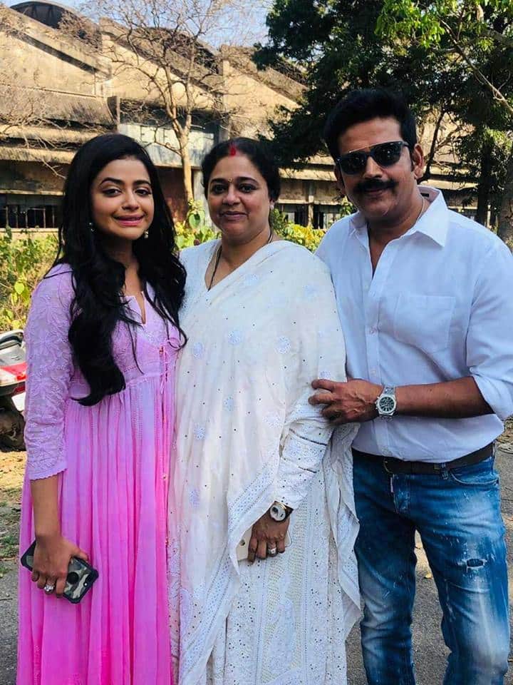 ravi kishan daughter riva kishan and padmini son priyank debut movie sab kushal mangal