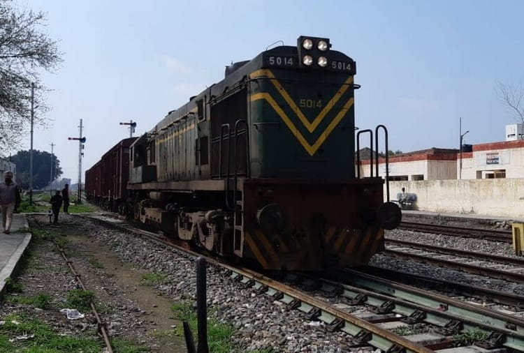 Indian Airforce Air Strike in Pok, Samjhauta Express Arrived at Attari Border