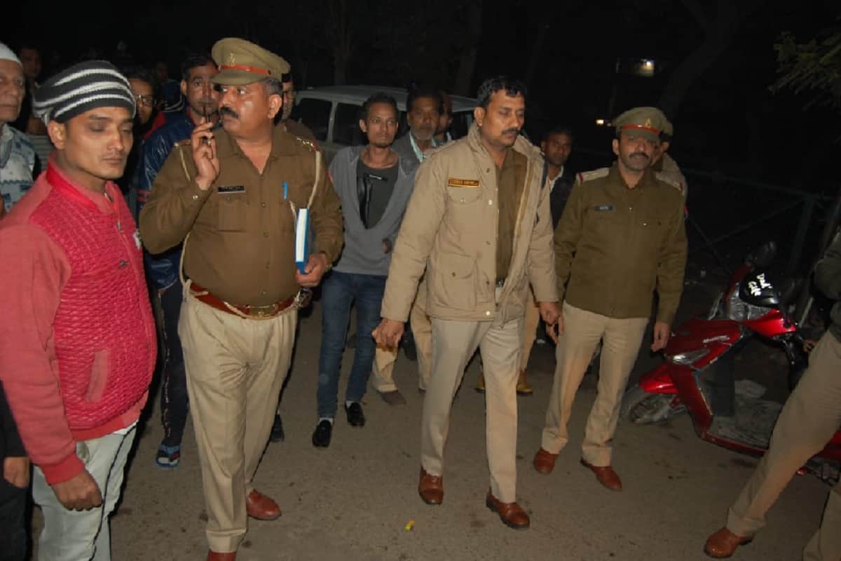 Looted in jewellery showroom at Meerut and, Victims warned SP City