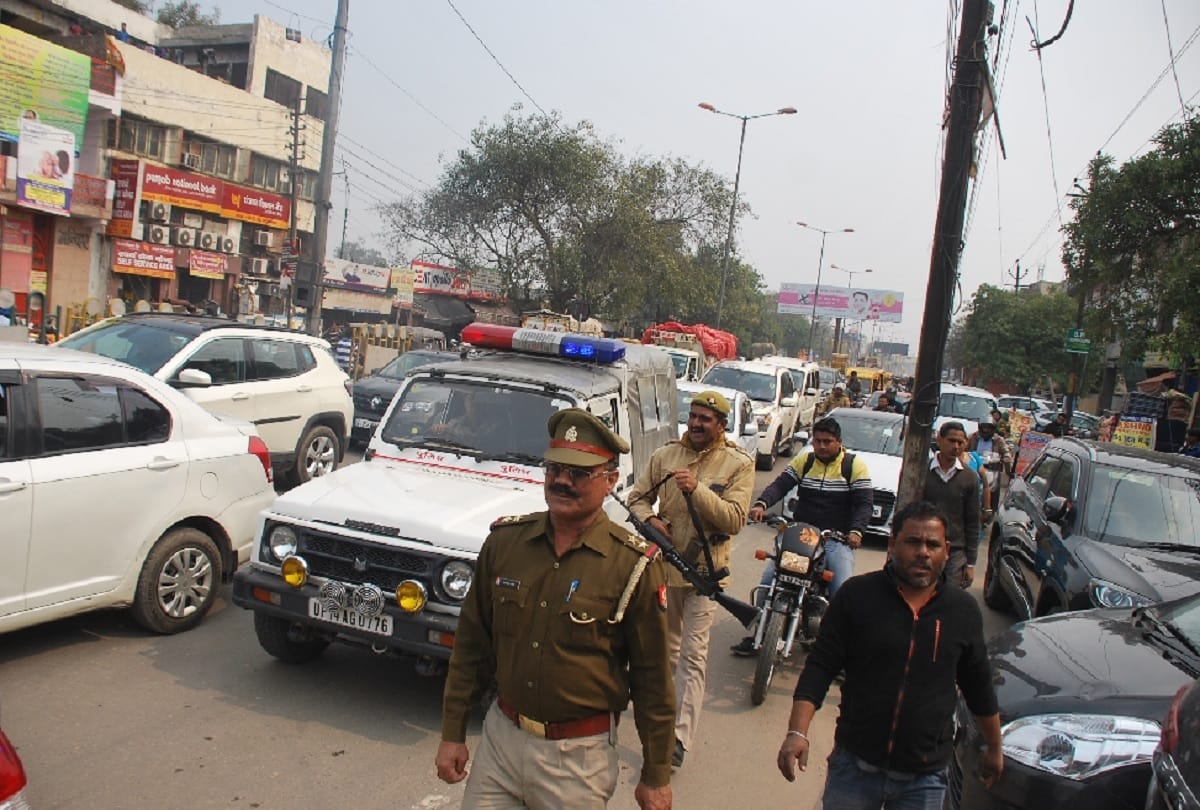 mp vk singh struck in jam on gt road 
