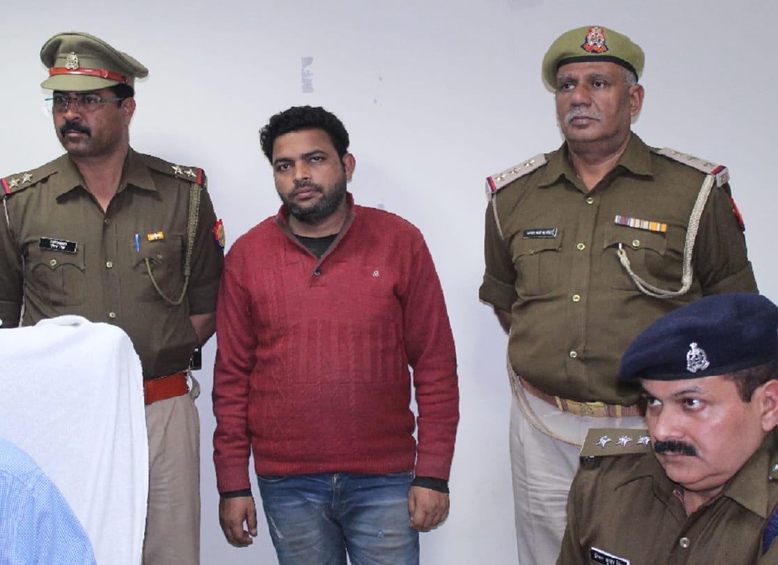 gangster arrested with partner in case of Rs 40 lakh robbery from ATM