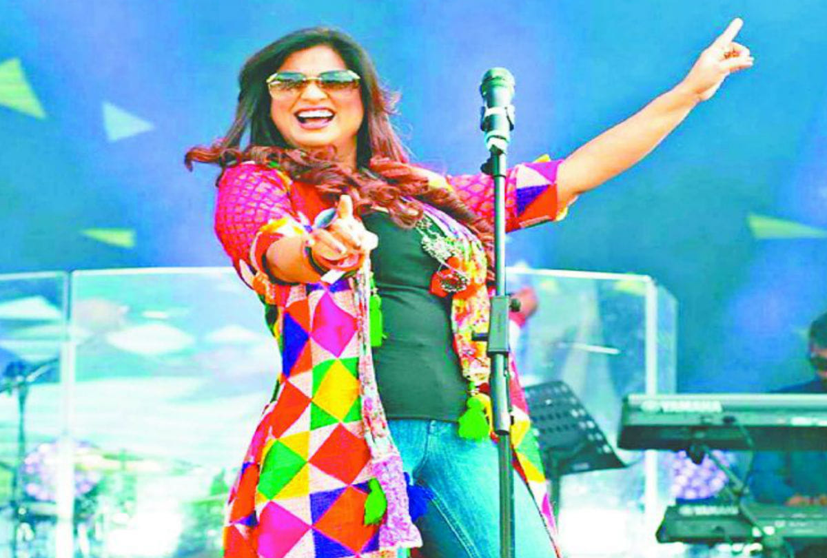 Bollywood Singer Richa Sharma birthday special and Successes Story