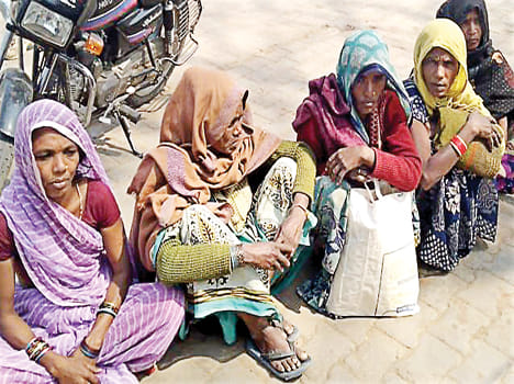 On one side in the Chitrakoot dacoit, fear of police on the other hand