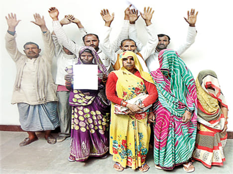 Angry card holders did not get ration
