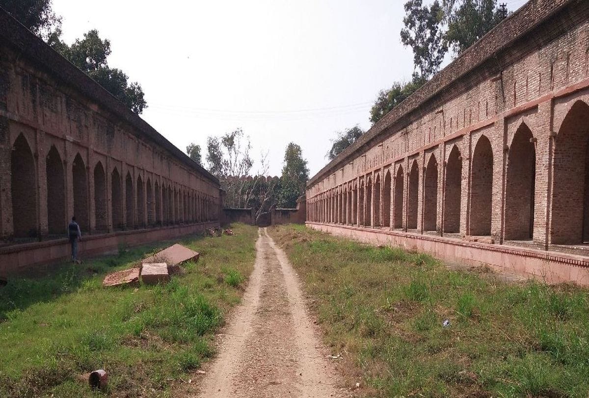 ASI will protect the Meena Bajar of Agra Fort