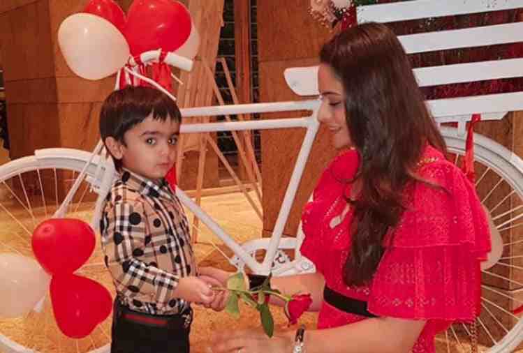 aamna sharif part ways from glamour industry now she is leving as house wife