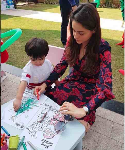 aamna sharif part ways from glamour industry now she is leving as house wife