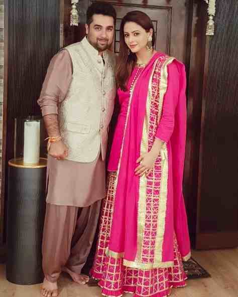 aamna sharif part ways from glamour industry now she is leving as house wife