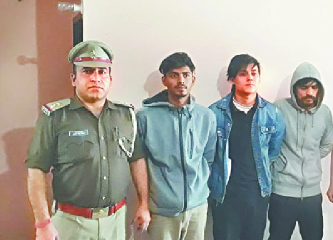card cloning was done in pub three arrest
