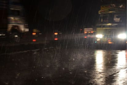 agra weather change due to rain and fog
