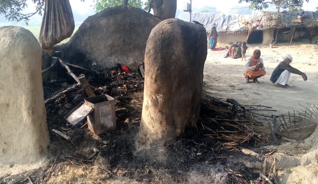 Mother son burnt in hut in bhadohi