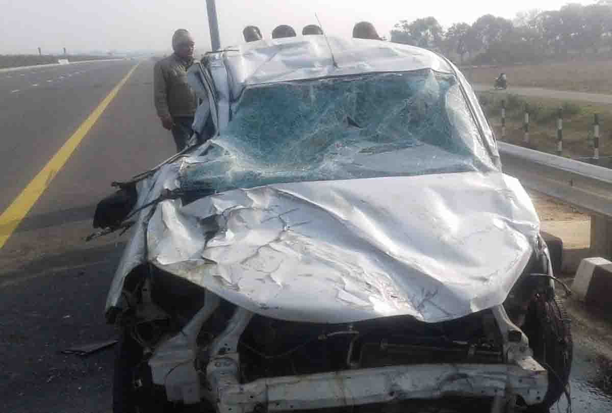 five people injured in agra lucknow expressway