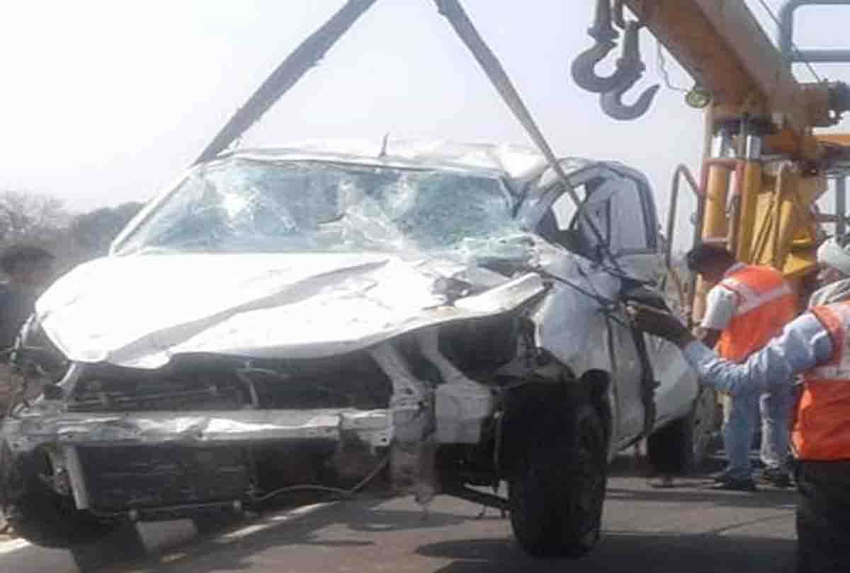 five people injured in agra lucknow expressway