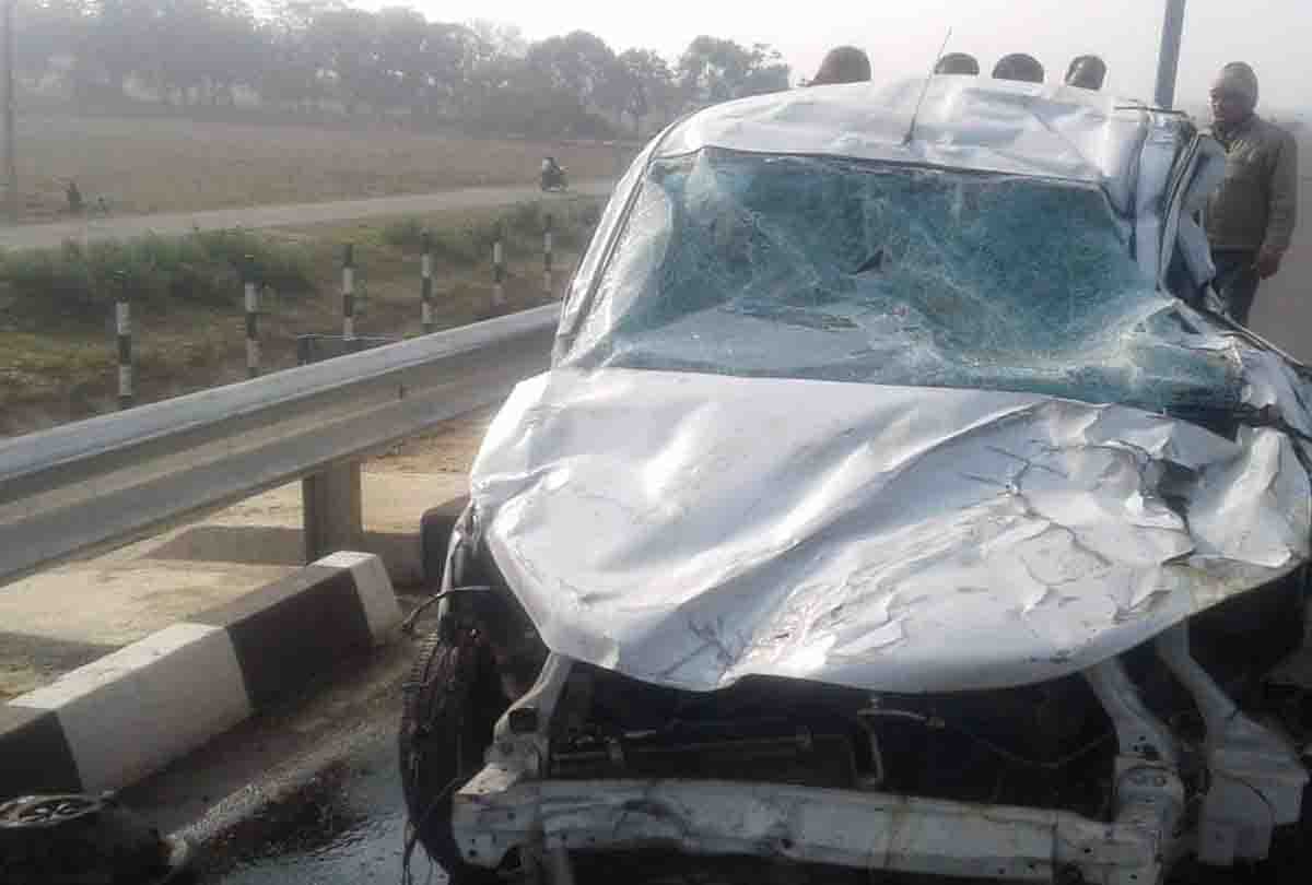 five people injured in agra lucknow expressway