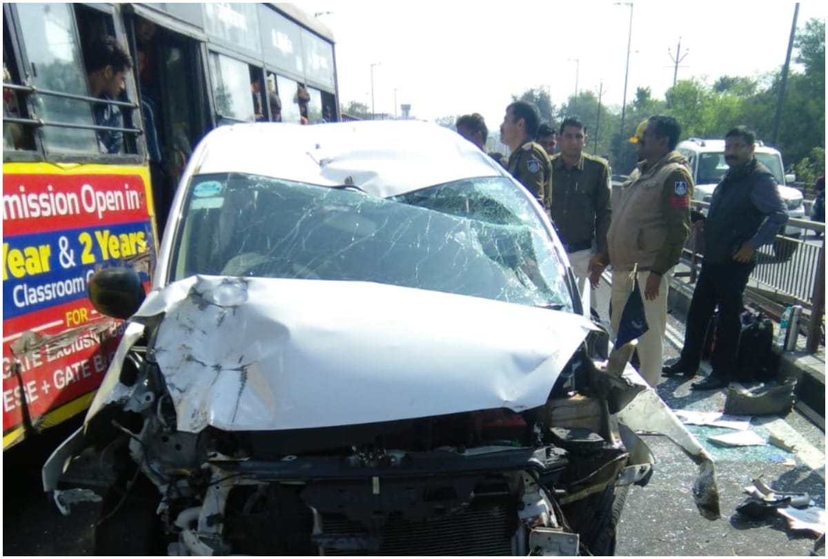Harinarayan Chari Former DIG of Indore met with accident in Bhopal