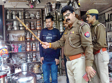 The team reached the removal of encroachment, the traders who came in protest