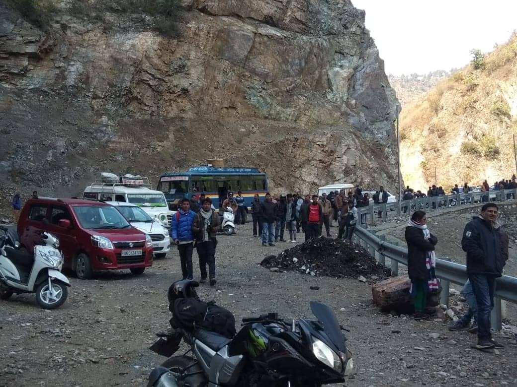 mountain broken on the Bhowali-Almora National Highway uttarakhand