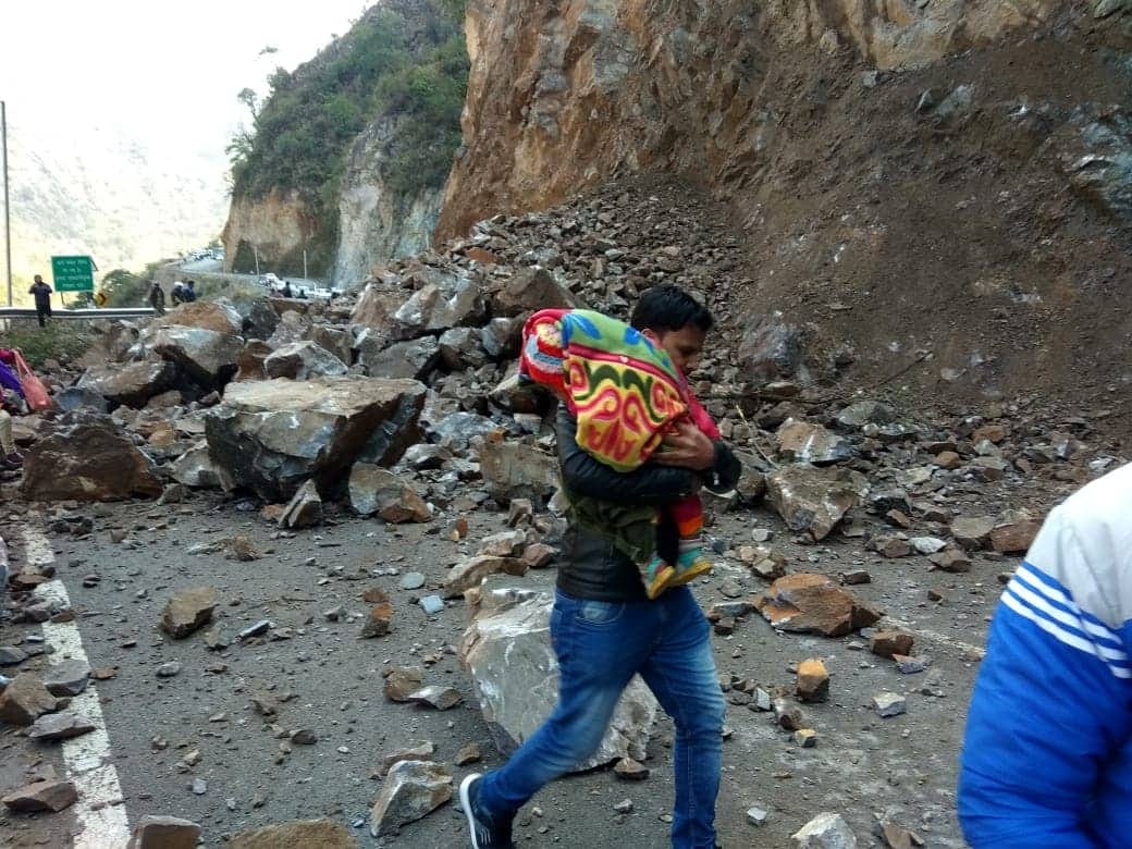 mountain broken on the Bhowali-Almora National Highway uttarakhand