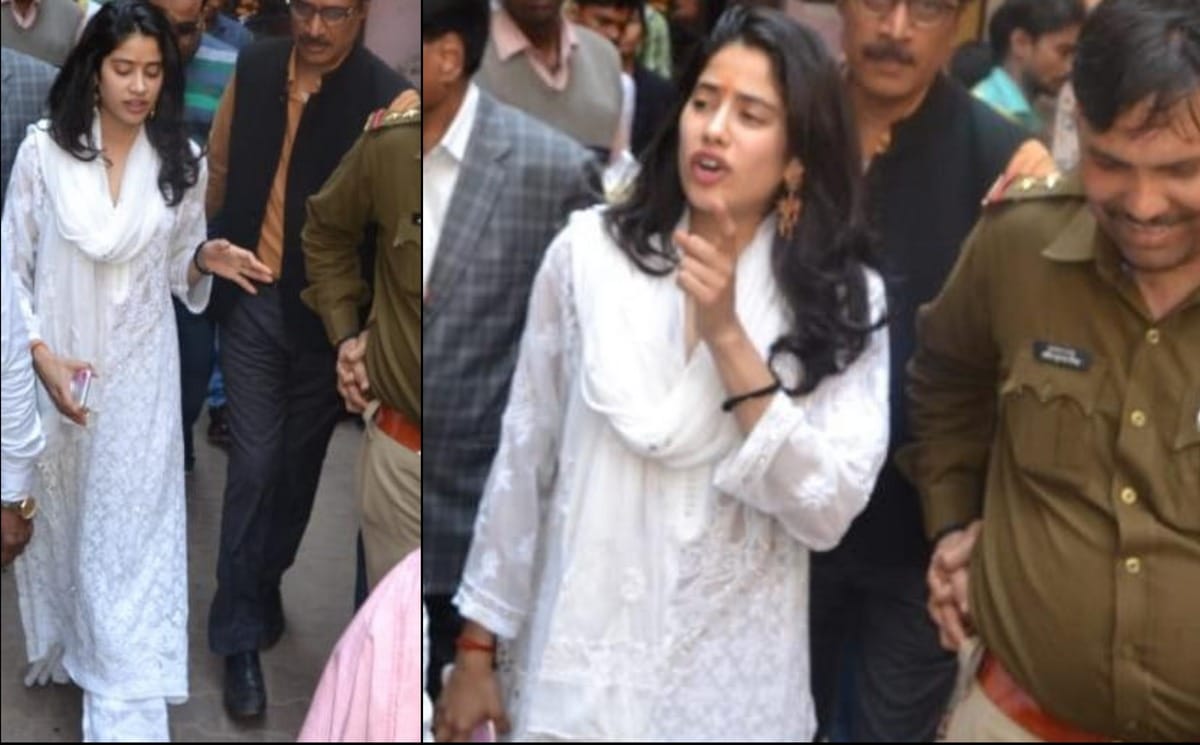 Janhvi kapoor celebrated her birthday in varanasi
