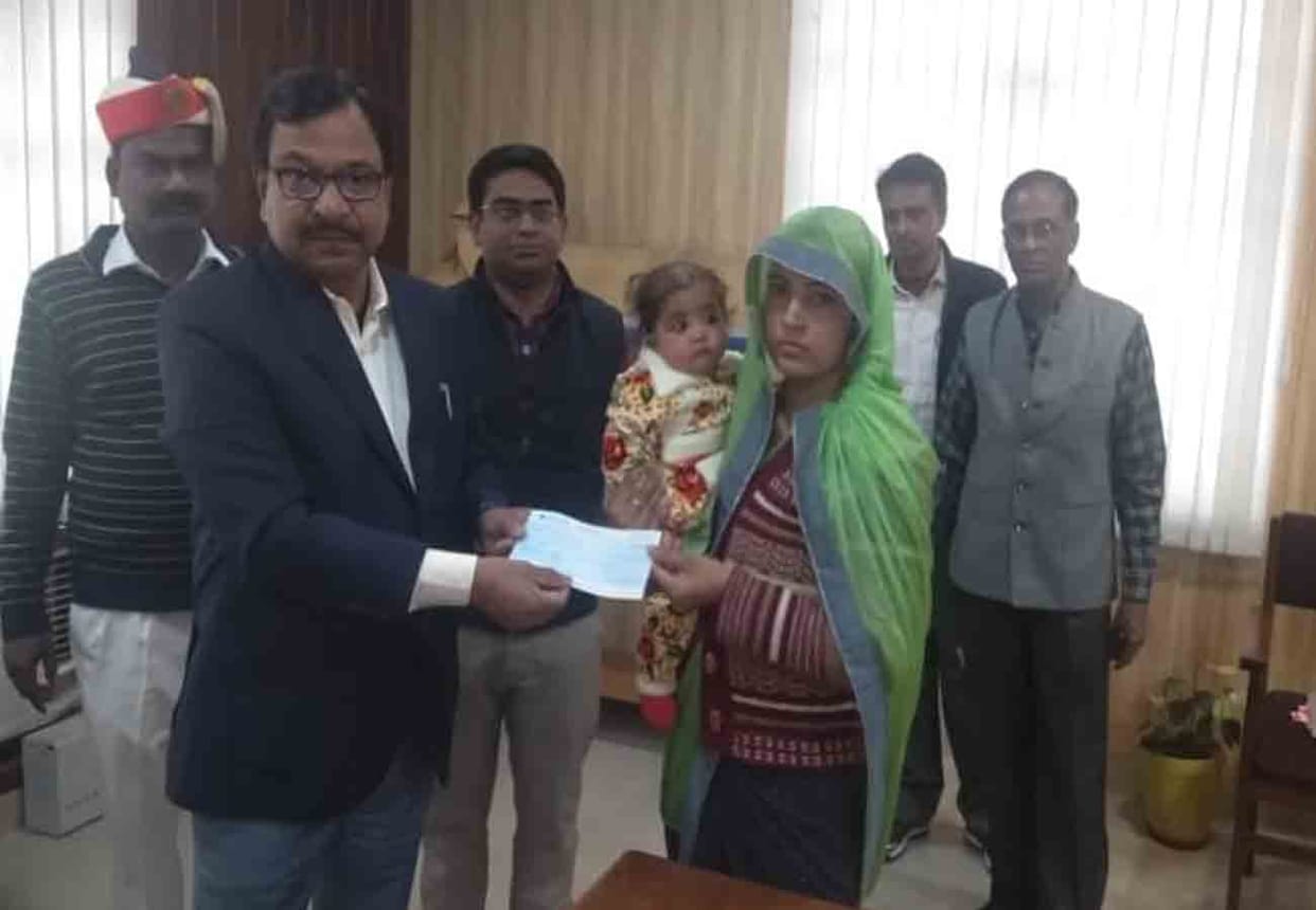 news related to pulwama terrorist attack, martyr shyam babu and his family