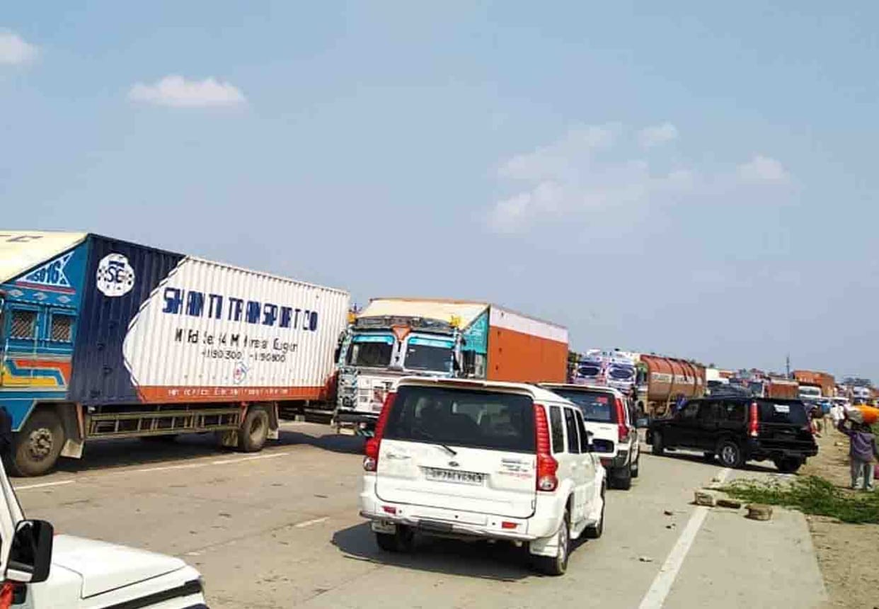 protest against evm on agra kanpur highway