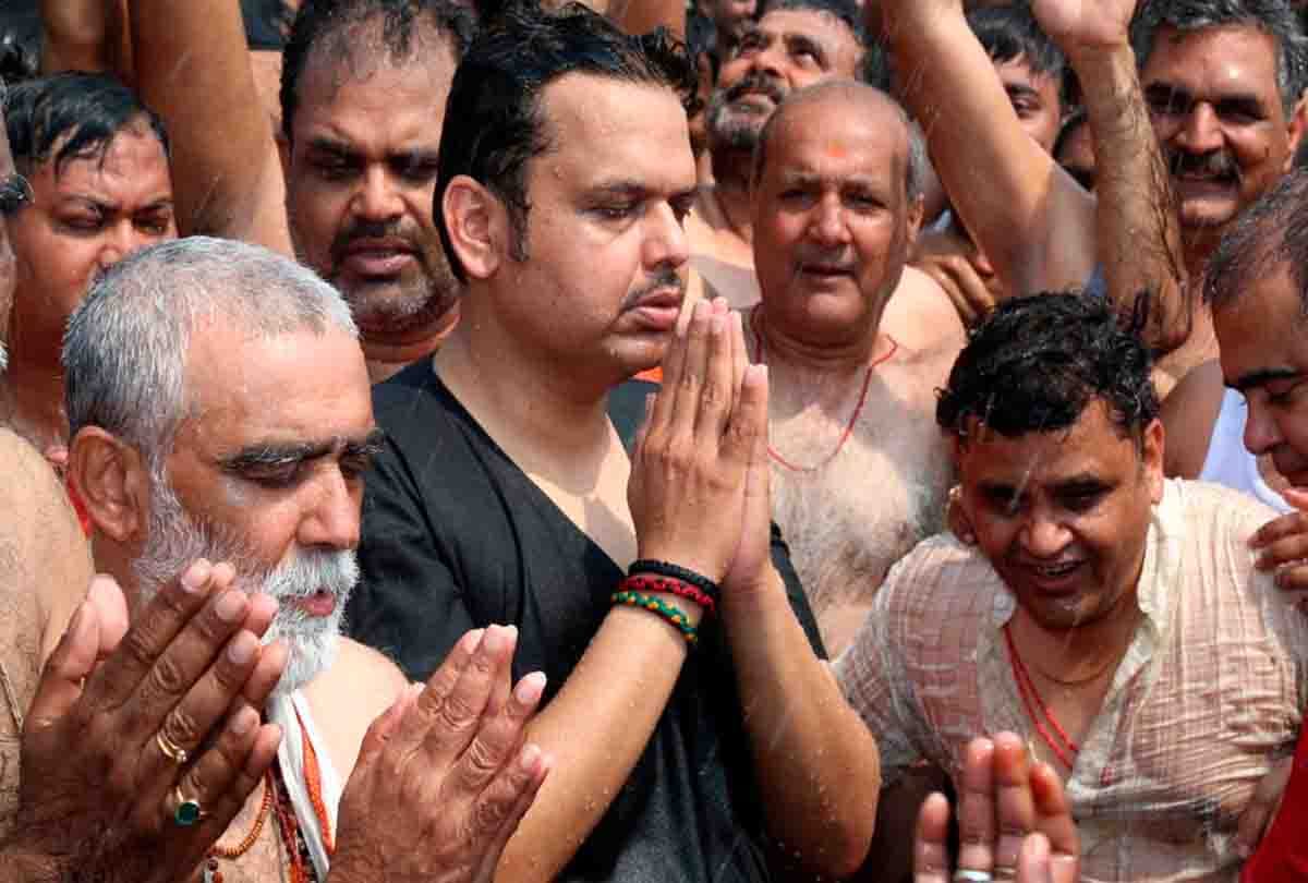 Prayagraj Kumbha: Many ministers including Fadnavis-Nadda plunge dip