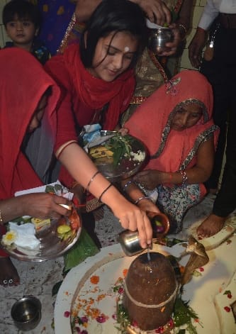 नाथनगरी में भोले बाबा की जय-जयकार