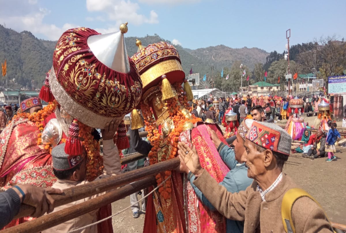 mandi shivratri begins with the grand Jalebi of Raj Devta Madhorai in himachal