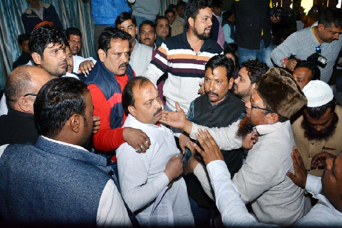 Muzaffarnagar: rucuks in board meeting of municipality and, Controversies in councilors