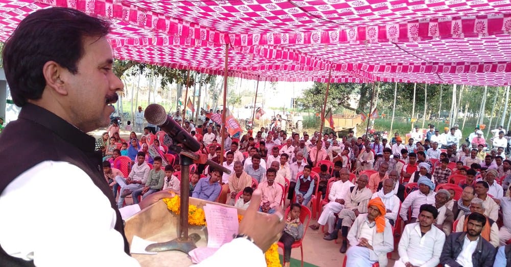 शहीद के परिवार के एक सदस्य को मिलेगी नौकरी: अनिल राजभर