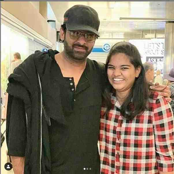 baahubali fame prabhas expression after a crazy fan softly slaps him video viral