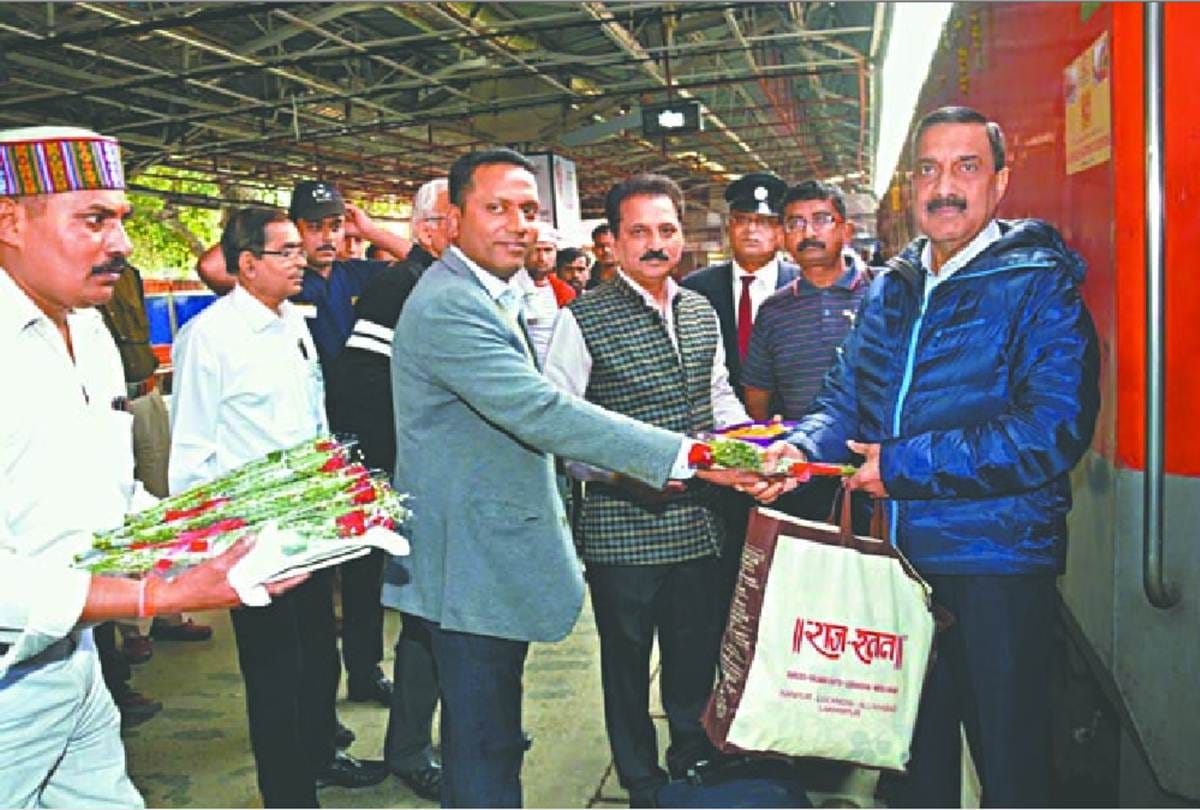 New Delhi to Howrah Rajdhani Express completes 50 years