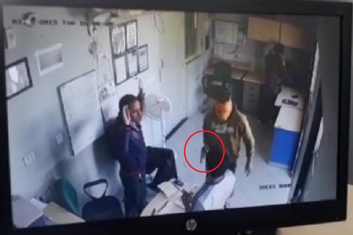 Twenty nine thousand looted by crooks in petrol pamp at Saharanpur