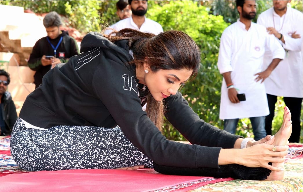 Shilpa shetty told her fitness and weight loss secret in international yoga festival