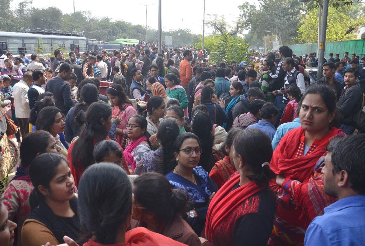 Guest teacher protest continue on forth day in Delhi